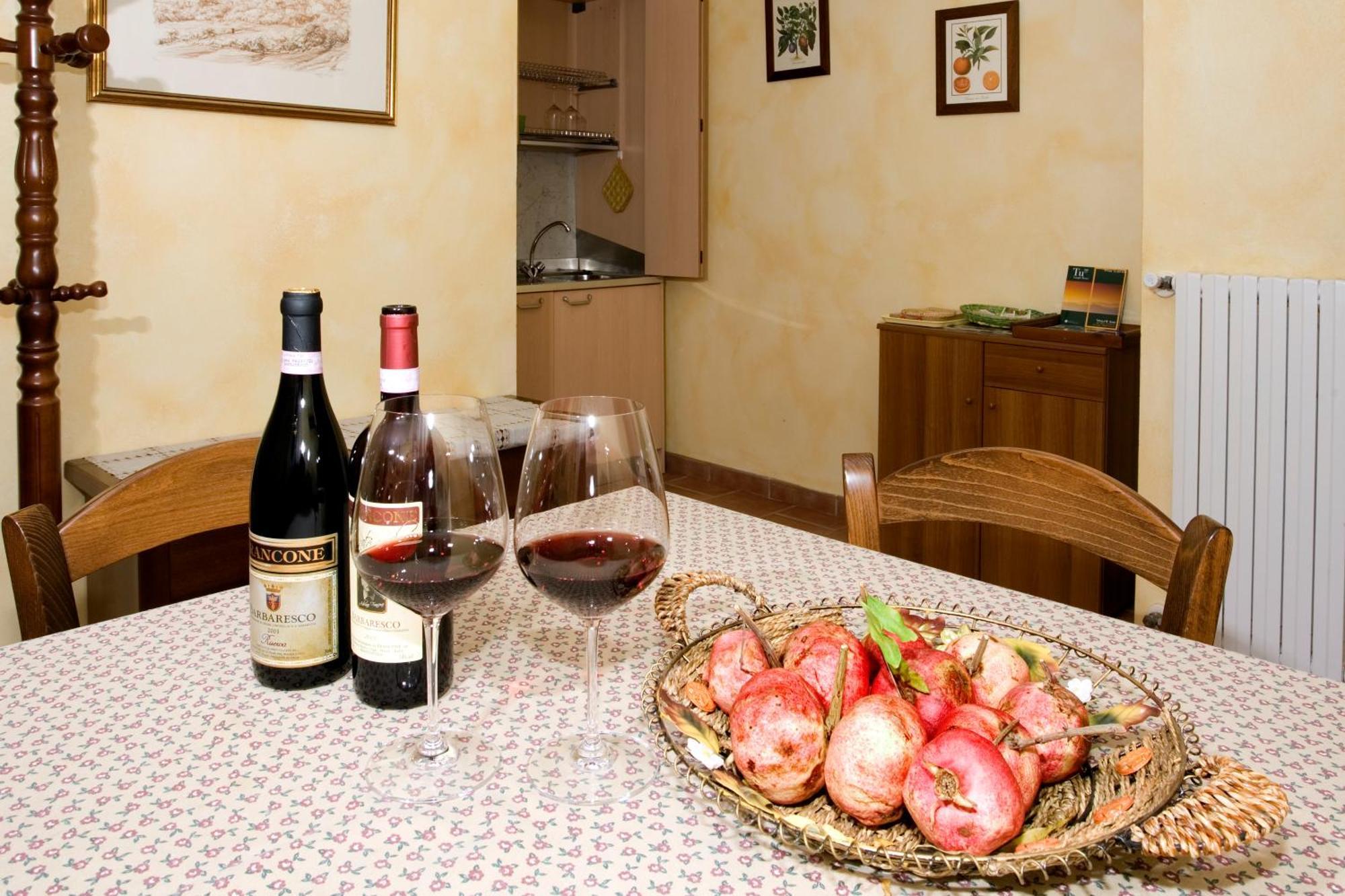 Agriturismo Antichi Poderi Gallina Neive Buitenkant foto